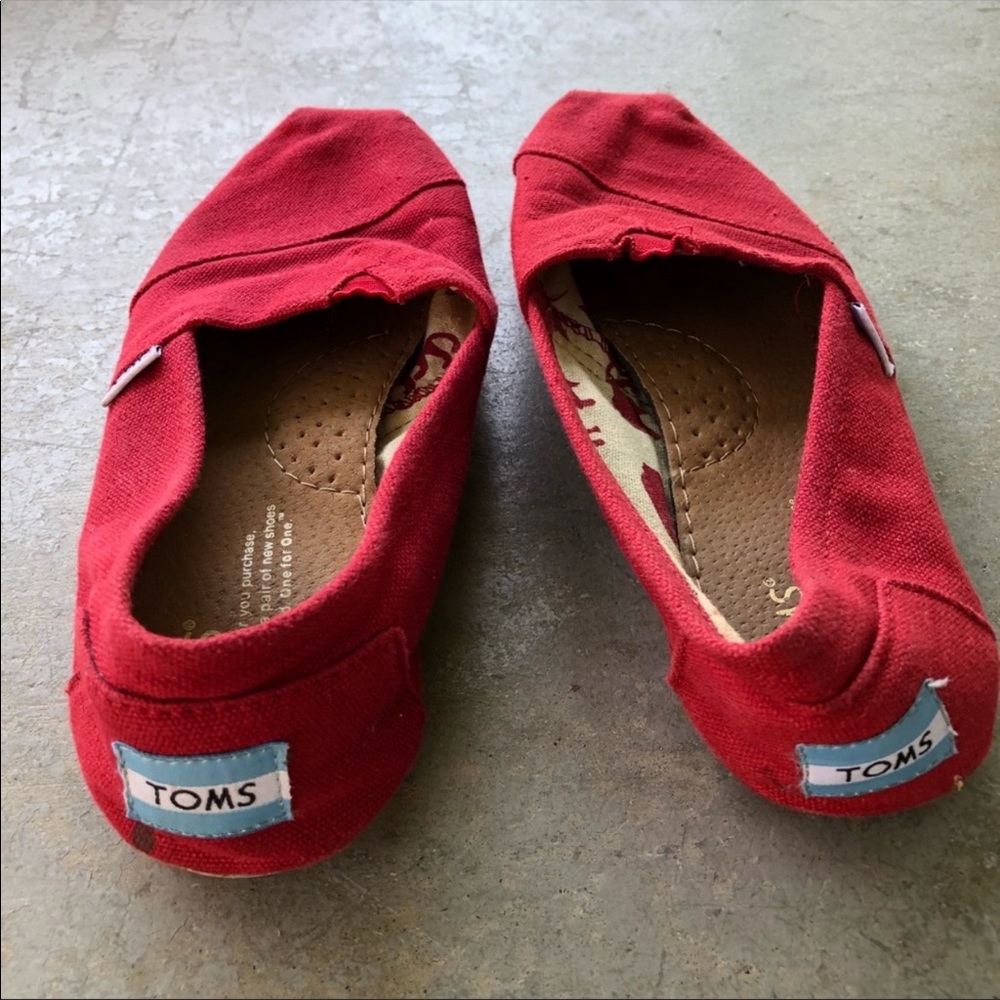 Toms red 7.5